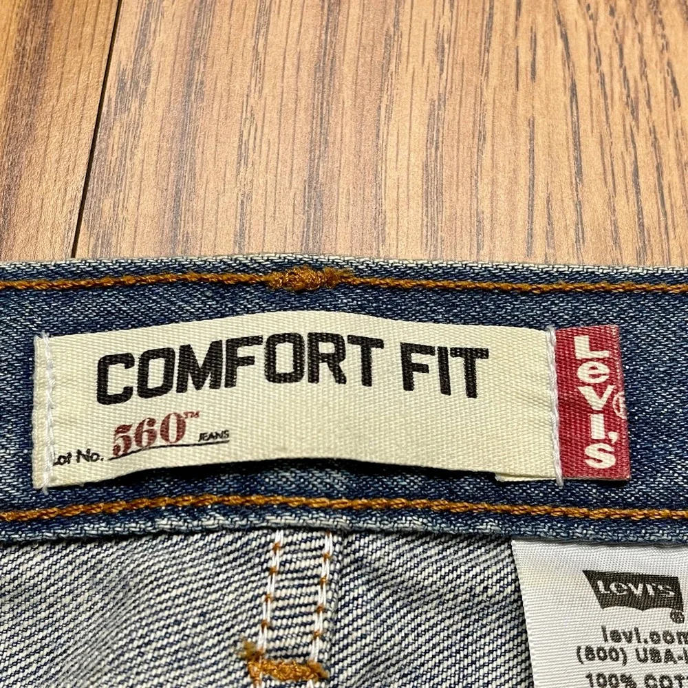 Levi's Men's 560 Medium Wash Denim Jeans 42 x 30 S895-916